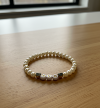 Load image into Gallery viewer, Personalized Pearl Name Bracelet - Custom White &amp; Gold Stretch Beaded Bracelet- Dainty Letter Bracelet Gift