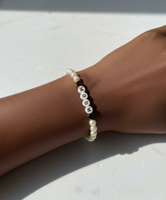 Load image into Gallery viewer, Personalized Pearl Name Bracelet - Custom White &amp; Gold Stretch Beaded Bracelet- Dainty Letter Bracelet Gift