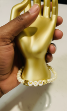 Load image into Gallery viewer, Personalized Pearl Name Bracelet - Custom White &amp; Gold Stretch Beaded Bracelet- Dainty Letter Bracelet Gift